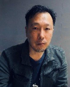 水津 功 氏